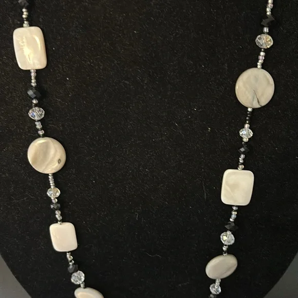 Long mother of pearl crystal glass beaded necklace 39” - Picture 5 of 5
